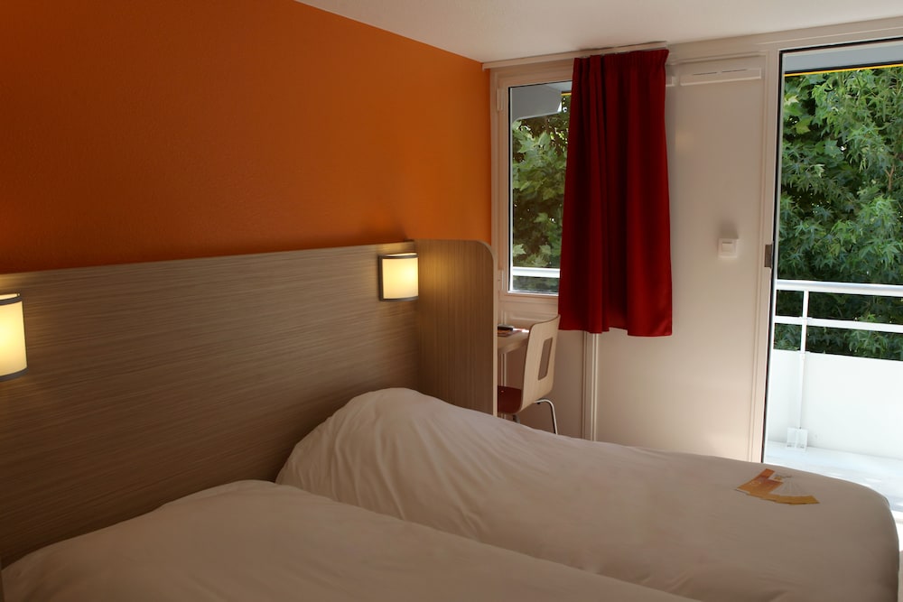 Standard Room, 2 Twin Beds - Photo 2
