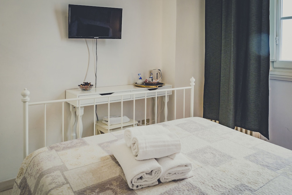 Basic Double Room, Private Bathroom (not in room) photo 3