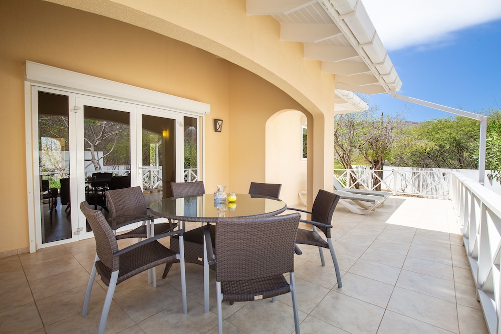 Luxury Villa, 3 Bedrooms, Garden View photo 2