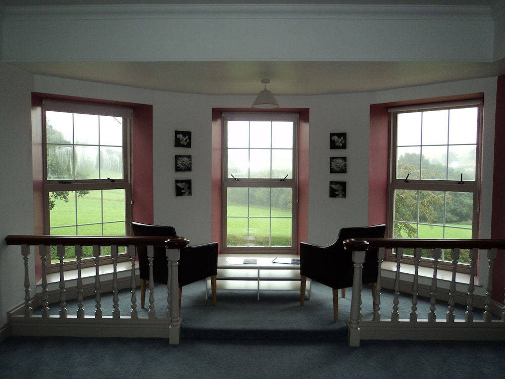 Double Room (Large Double) photo 2