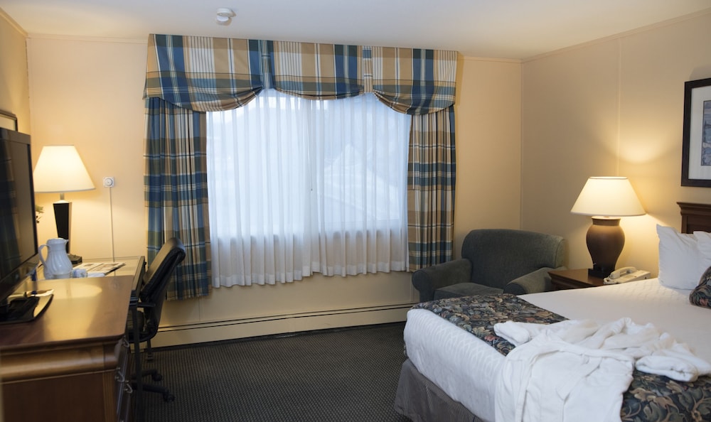 Standard Room, 1 Queen Bed