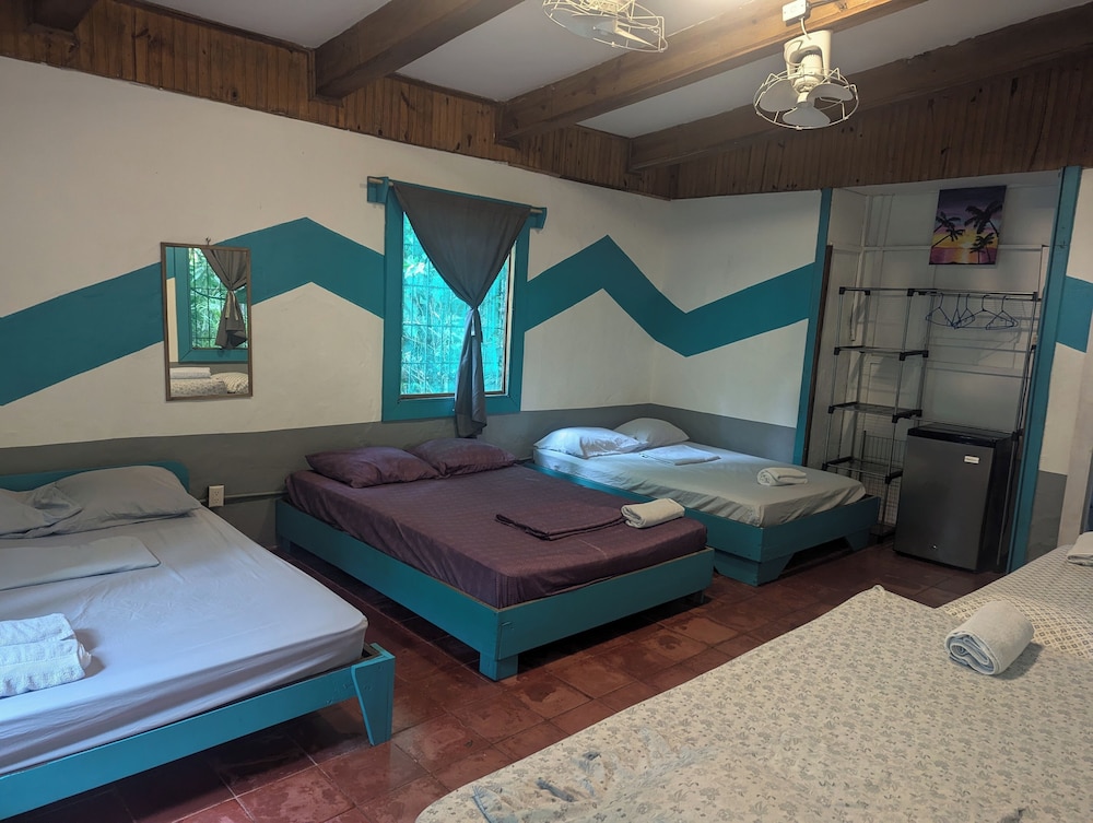 Family Room, Multiple Beds, Non Smoking photo 1