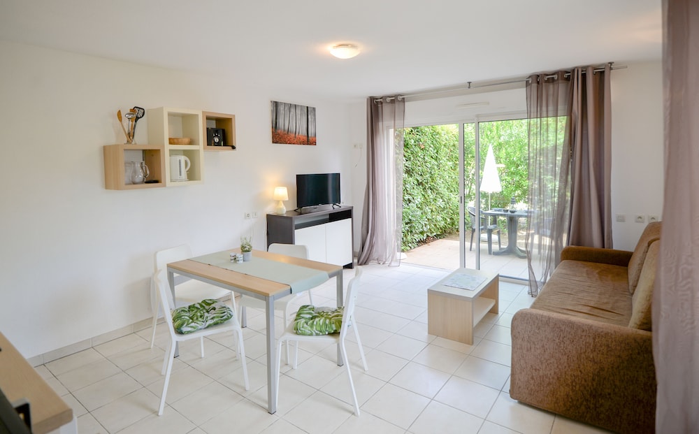 Apartment - Photo 2
