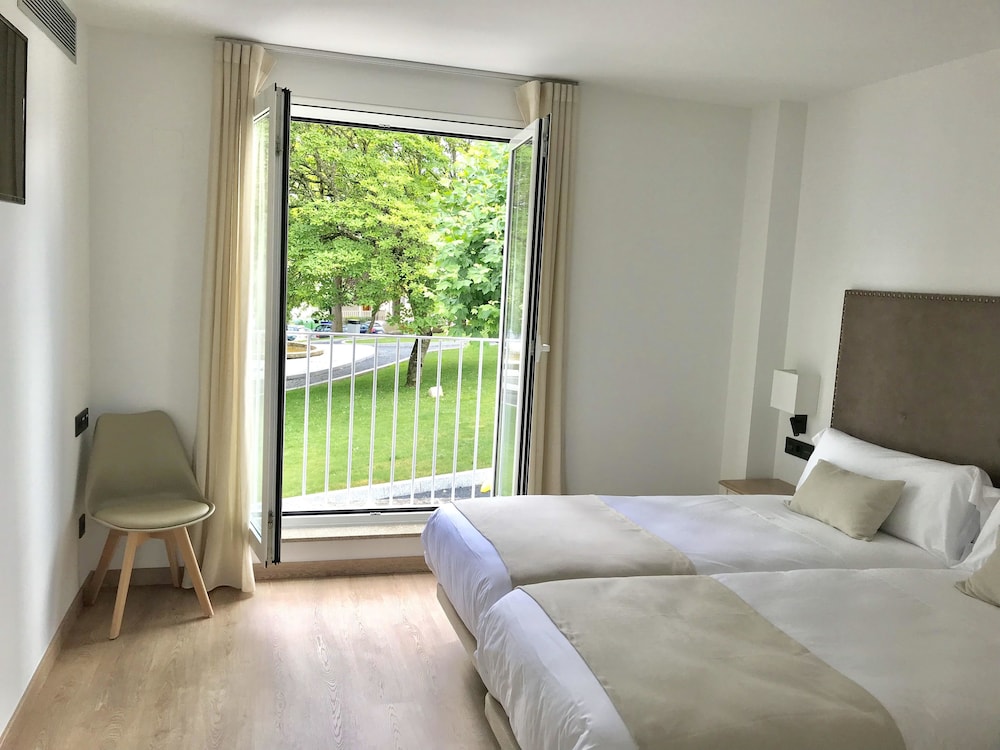 Deluxe Double Room, 2 Twin Beds, Non Smoking photo 2