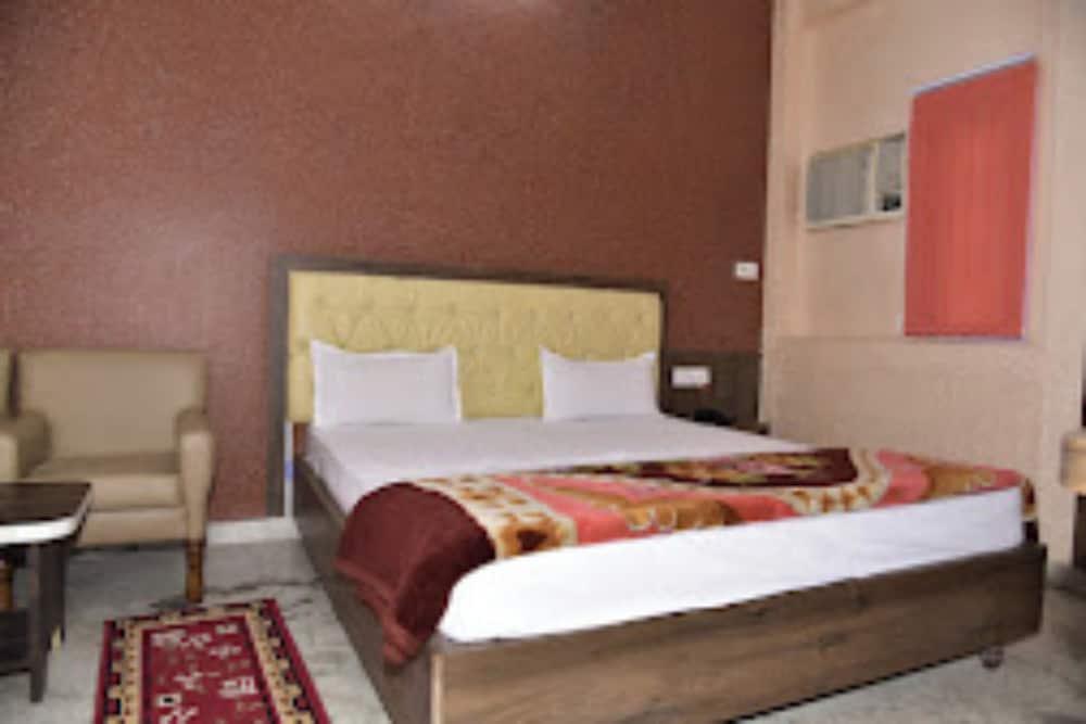 Deluxe Double Room, City View photo 3