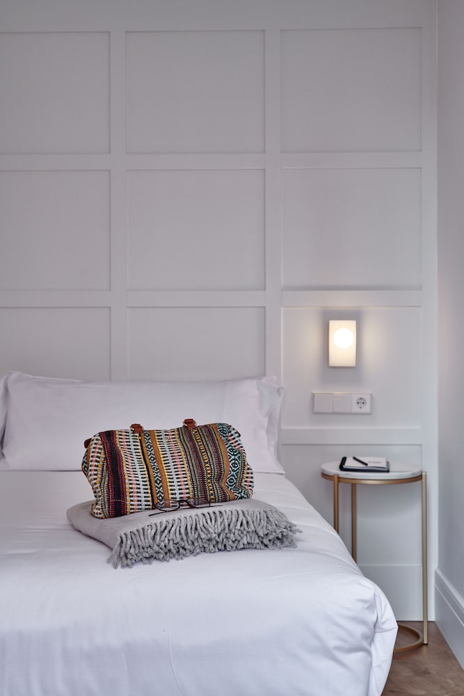 Double Room - Photo 18