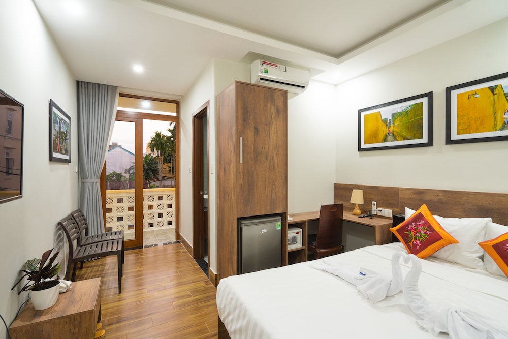 Deluxe Double or Twin Room, City View