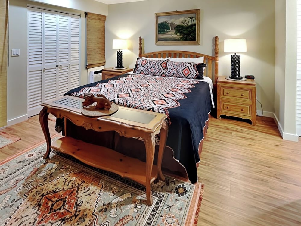 Condo (1 Bedroom)