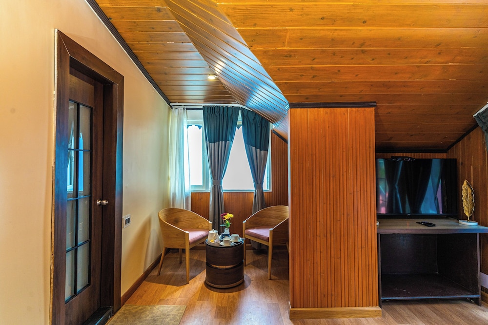Attic View Room with Balcony photo 3