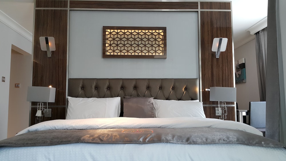 Royal Suite - Photo 2