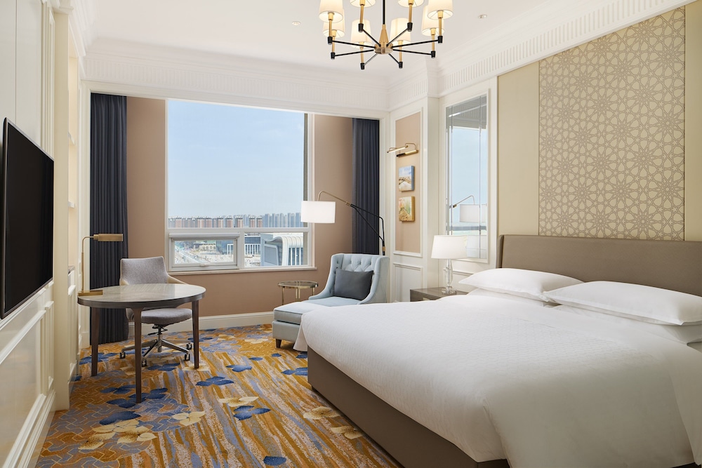 Room, 1 King Bed, Smoking, City View
