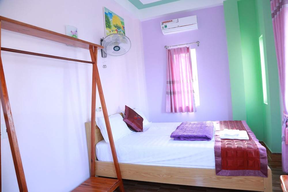 Suite, 1 Queen Bed, Balcony, Mountainside photo 1