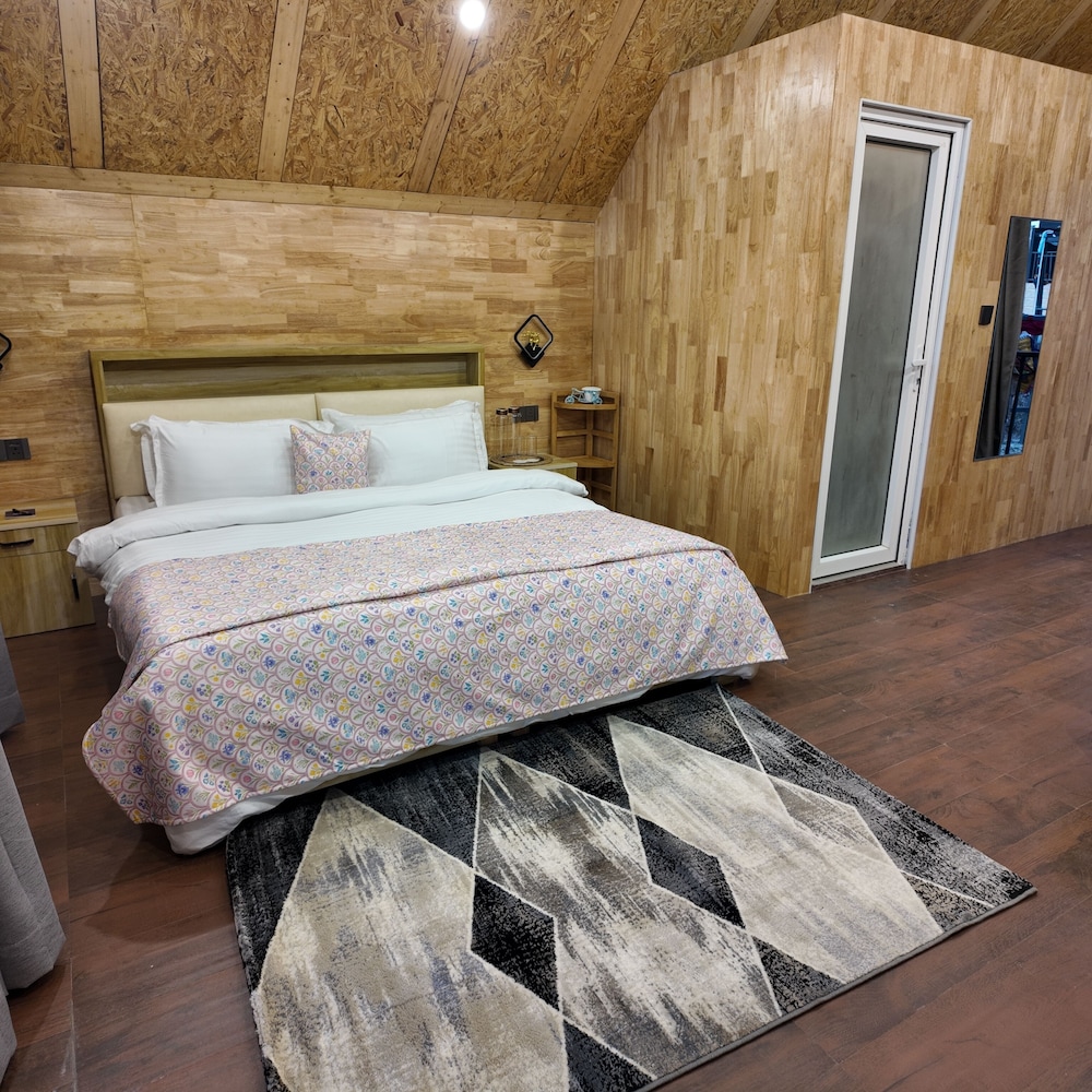 Deluxe Double Room, River View