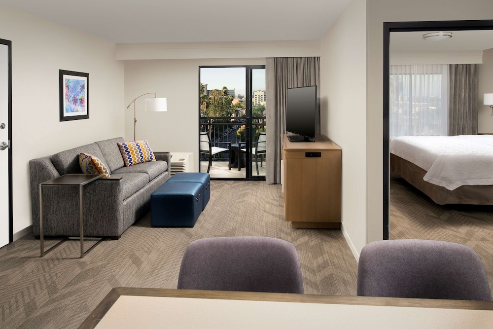 Suite, 1 King Bed, Accessible, Non Smoking (Bathtub)