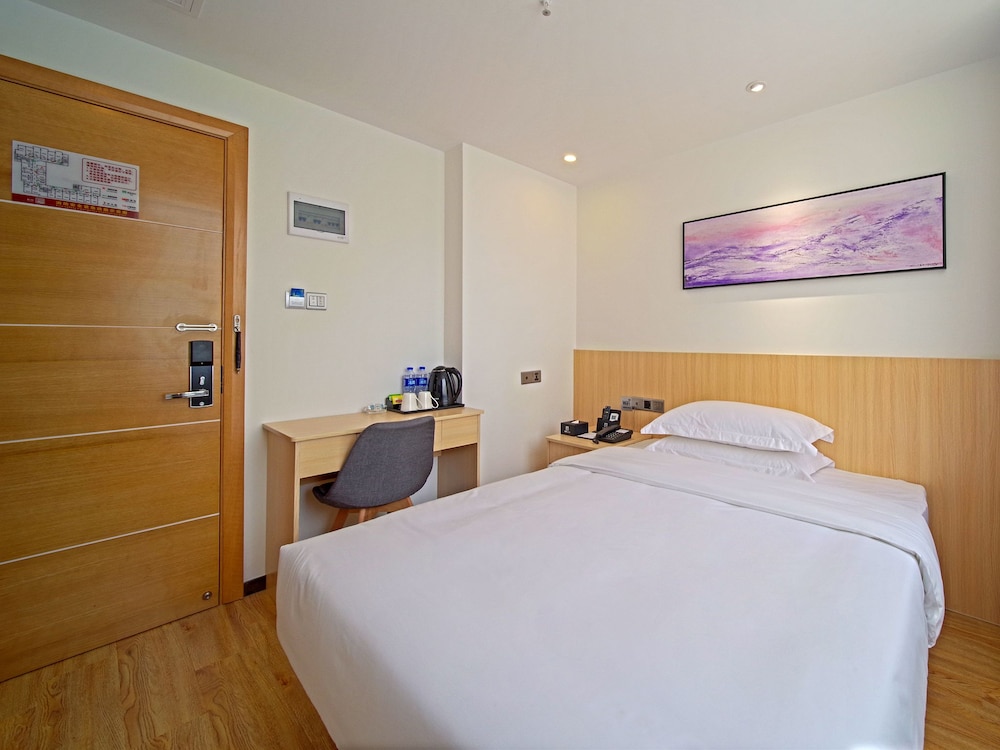 Standard Double Room, Smoking