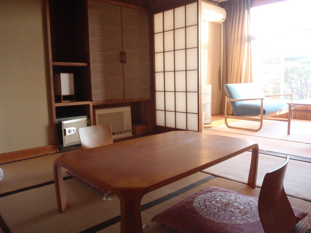 Japanese Style Room With Garden View photo 2