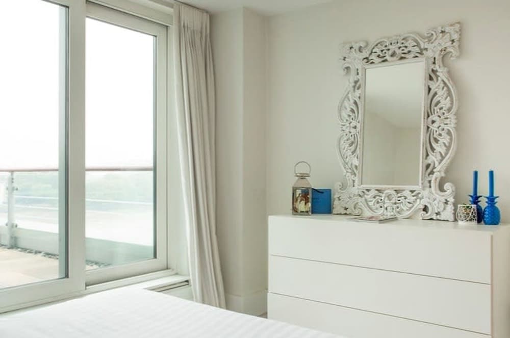 The English Rose Luxury 3 bed With Private Terrace - by Out of Office Lifestyle, Photo 35