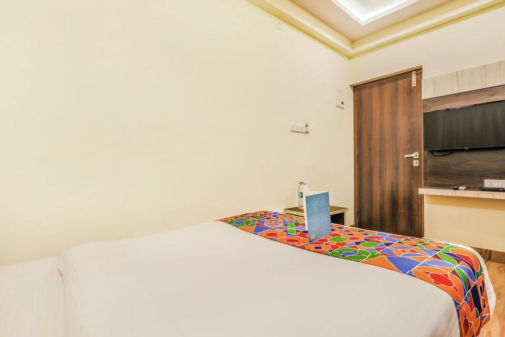 Deluxe Room - Photo 2