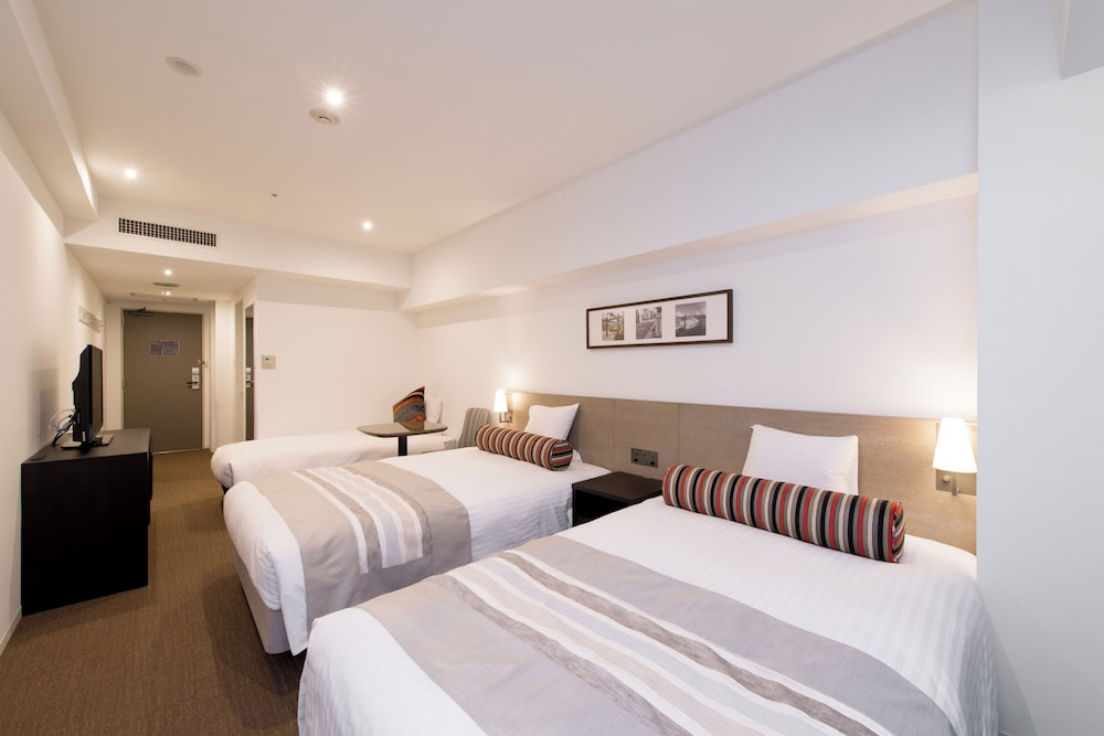Superior Twin Room with Sofa Bed, Non Smoking, No Cleaning Service photo 2
