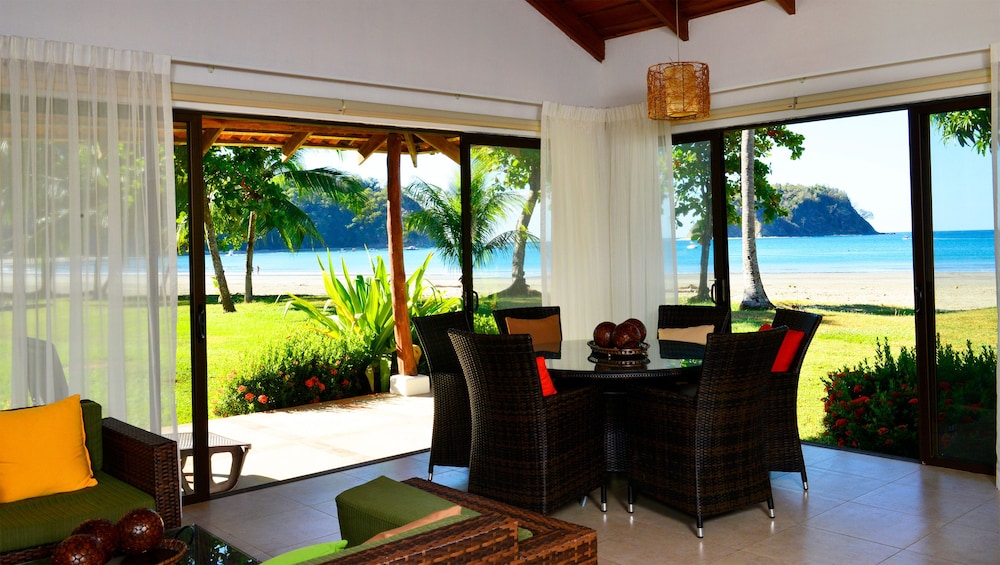 Luxury Villa, 3 Bedrooms, Beachfront photo 2