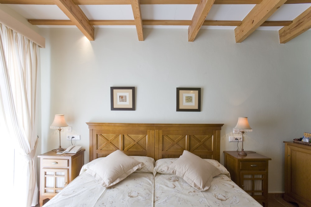 Habitación Doble Básica o con Dos Camas