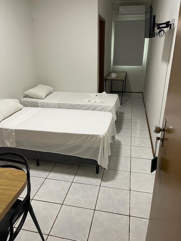 Economy Twin Room photo 1
