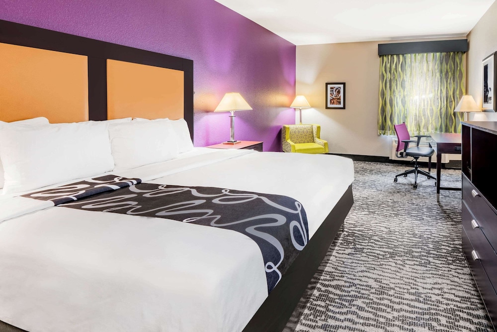 Room, 1 King Bed, Non Smoking - Photo 1