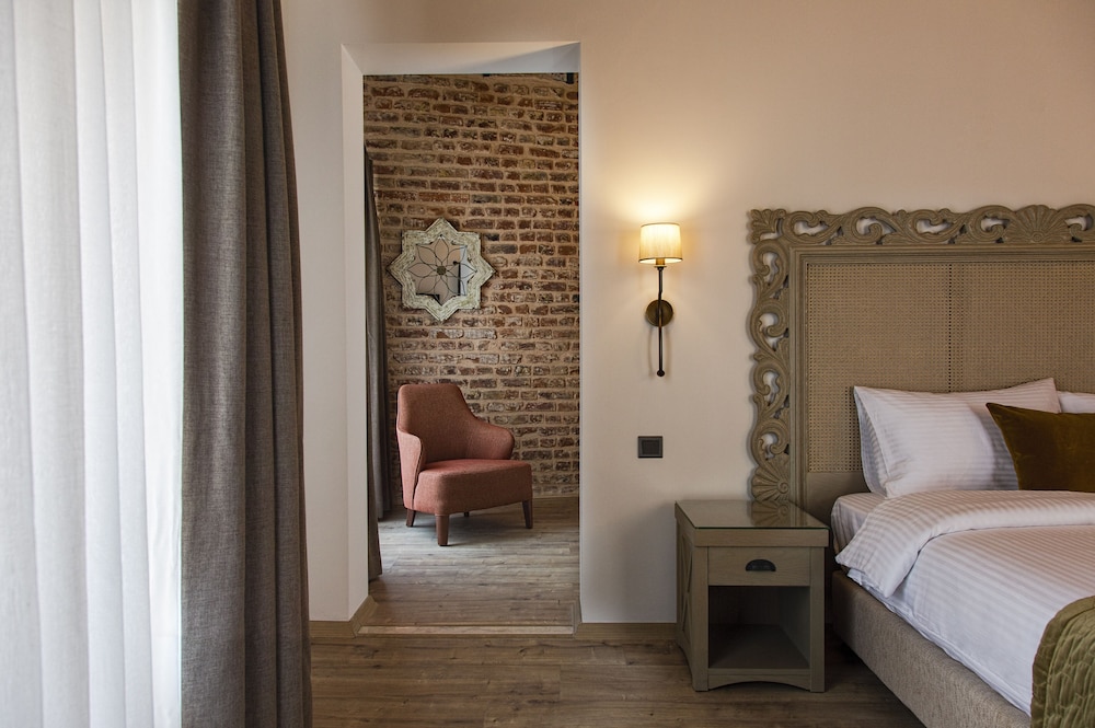 Junior Suite with Bathtub photo 3