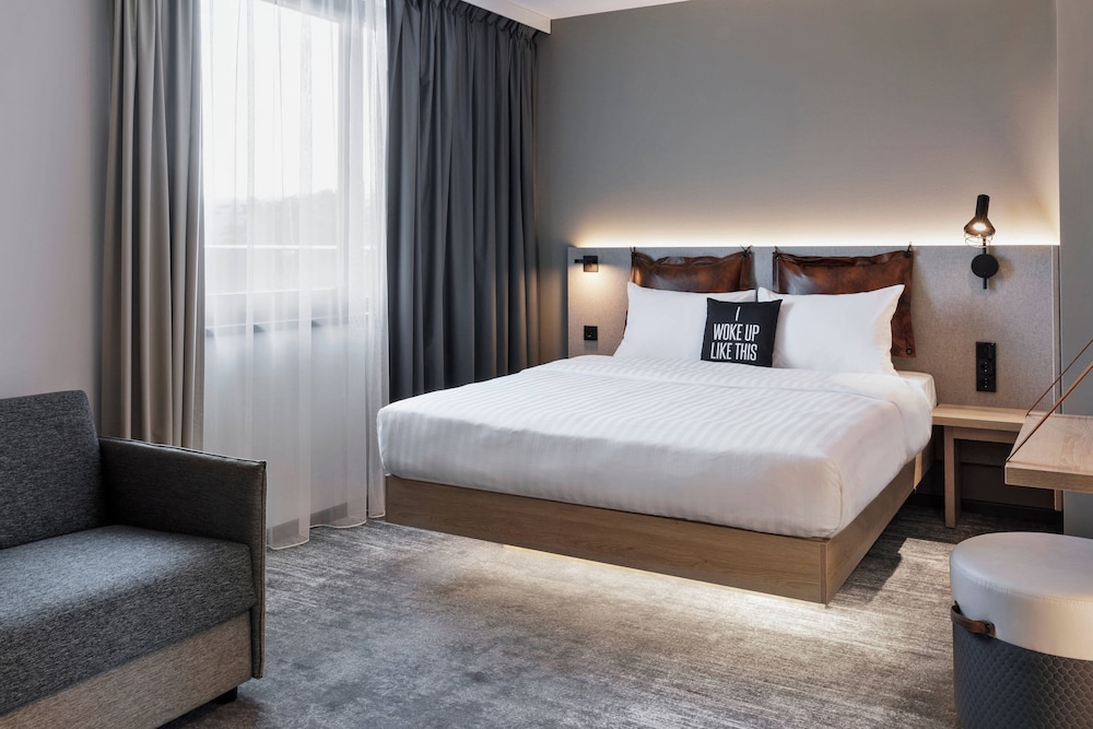 Room, 1 Queen Bed with Sofa bed