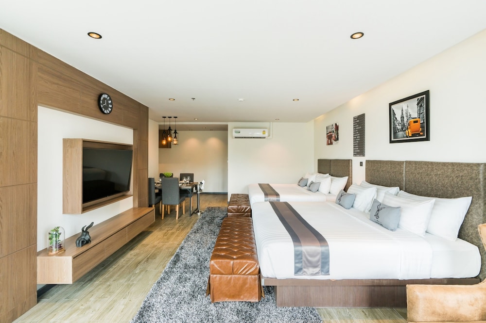 Family Suite, Multiple Beds, Balcony photo 1