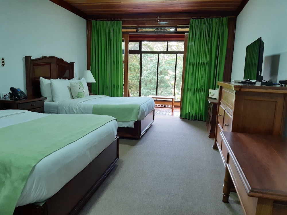 Superior Room, 2 Queen Beds - Photo 9