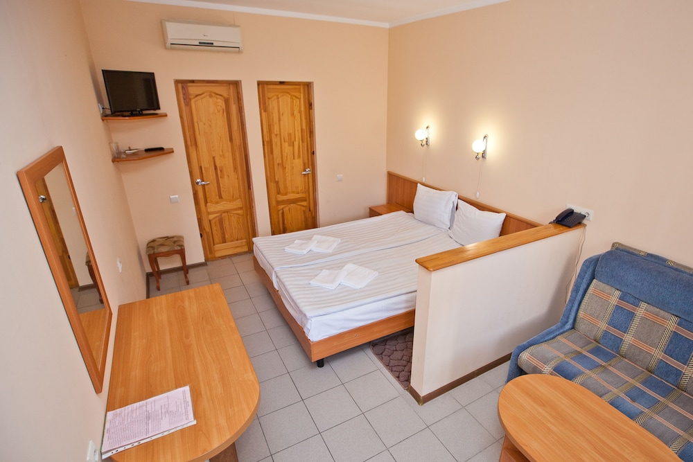 Standard Twin Room photo 1