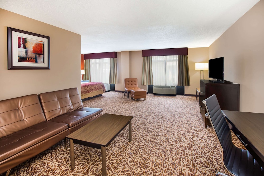 Deluxe Studio Suite, 1 King Bed, Non Smoking
