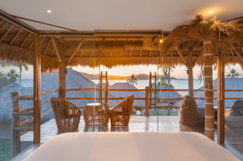 Panoramic Plunge Villa - Photo 10