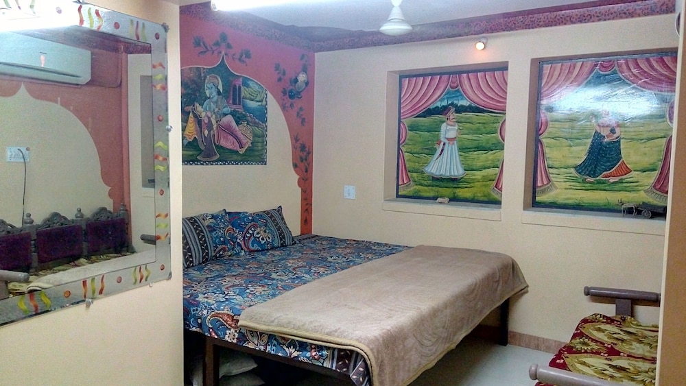 Royal Double Room, 1 King Bed, Balcony, Mountain View photo 1