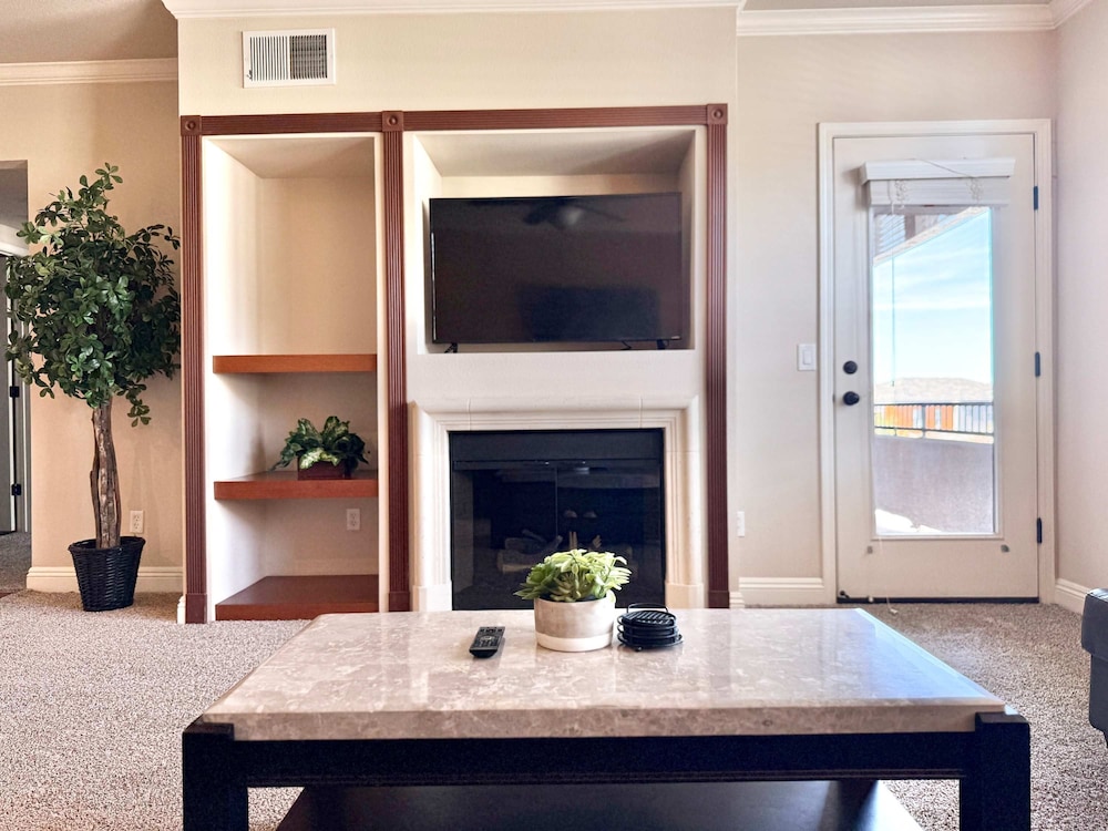 Apartment photo 2