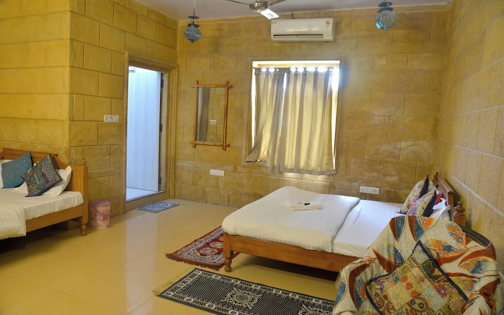 Deluxe AC Family Suite photo 3