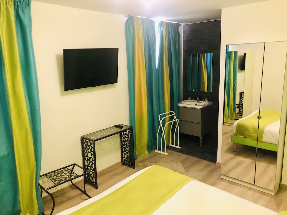 Comfort Double Room, Ensuite, Canal View photo 3