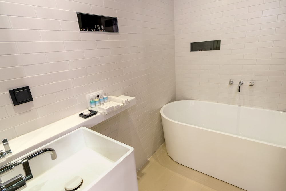 Family Twin Room (Deluxe) (Extra person fee KRW 20,000 pay when you stay) photo 3