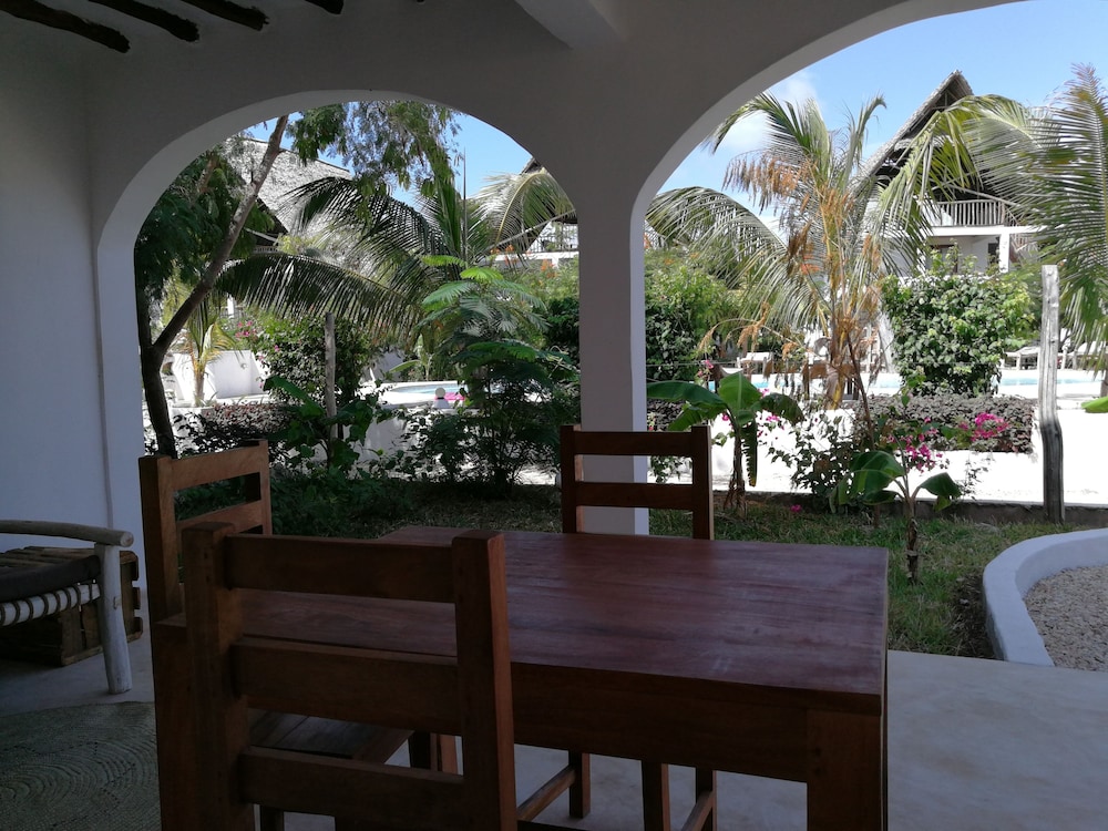 Ugali Apartment