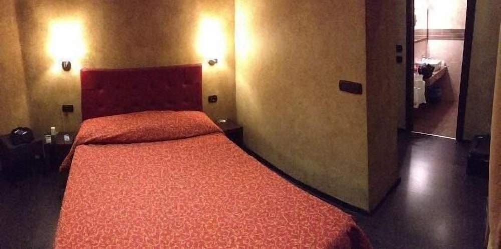 Economy Double Room (free tea/coffe and snacks in room no extra bed and no pets allowed)
