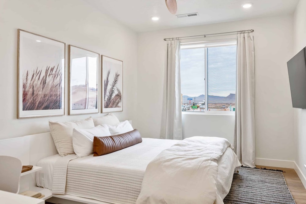 Townhome, 5 Bedrooms photo 1