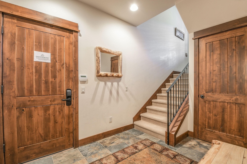 Premier Townhome, 4 Bedrooms, Hot Tub, Mountain View (Keystone Sanctuary 248) photo 2
