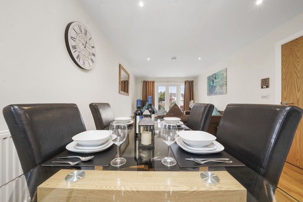 Deluxe Apartment, 2 Bedrooms, Ground Floor (Apt 10) photo 1