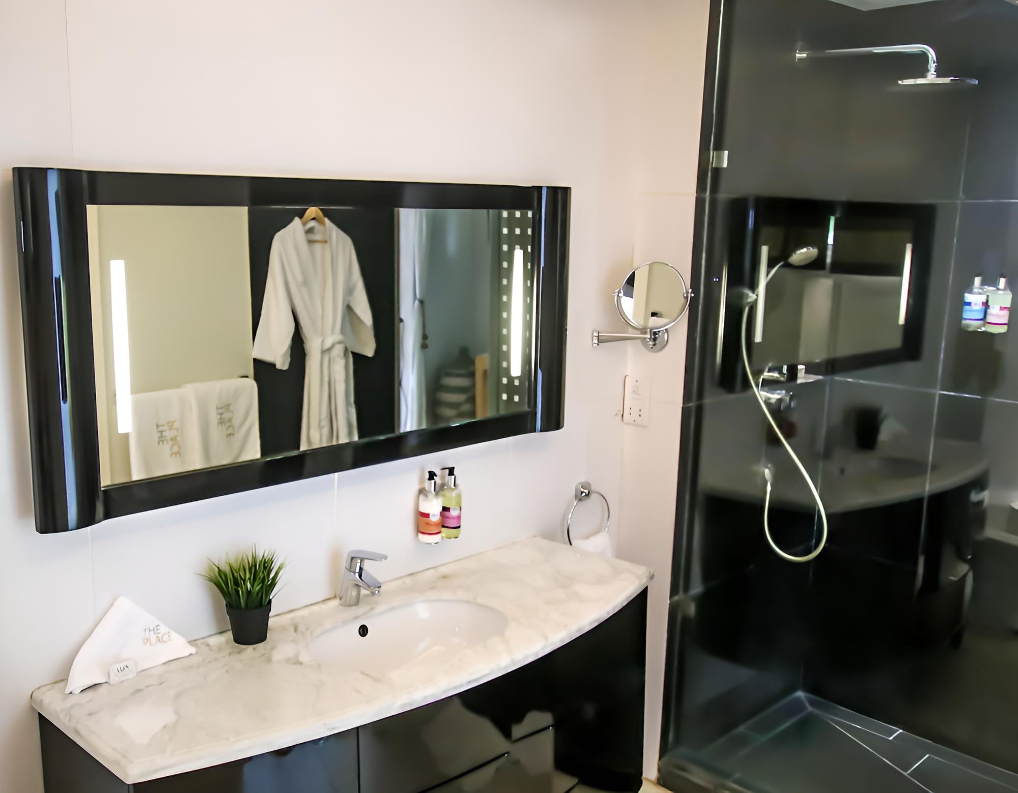 Premier Suite, Beachfront photo 2