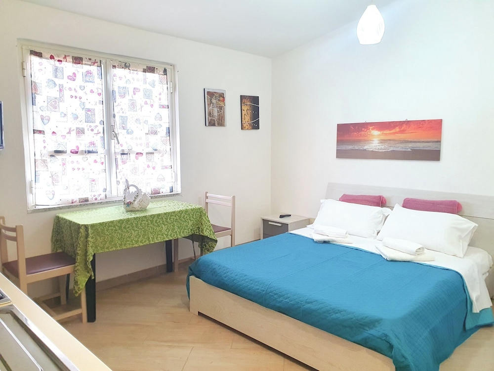 Standard Studio, Patio, Partial Sea View