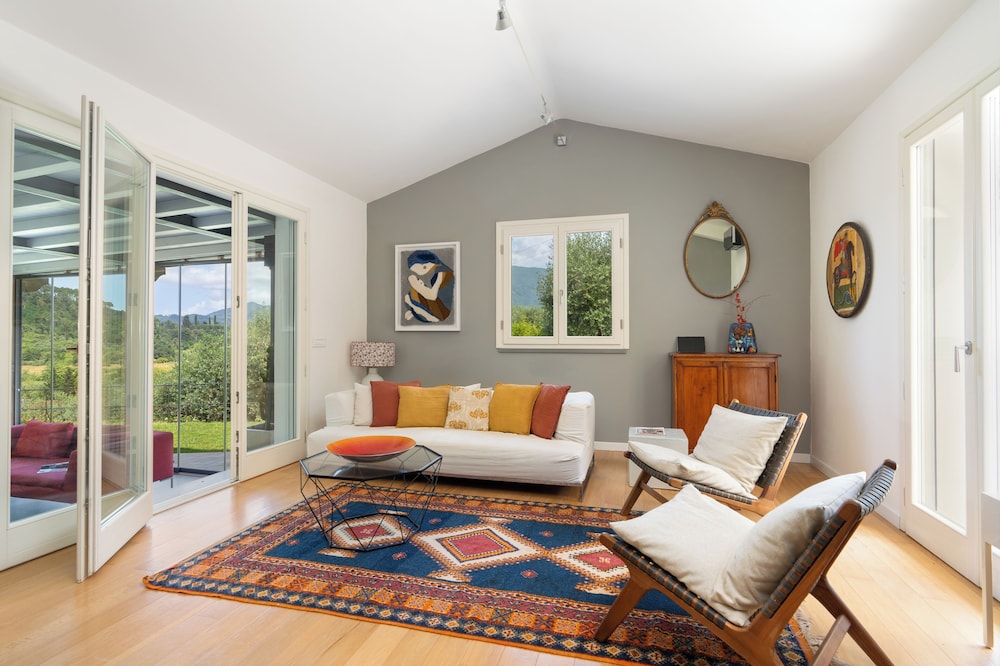 Villa photo 3