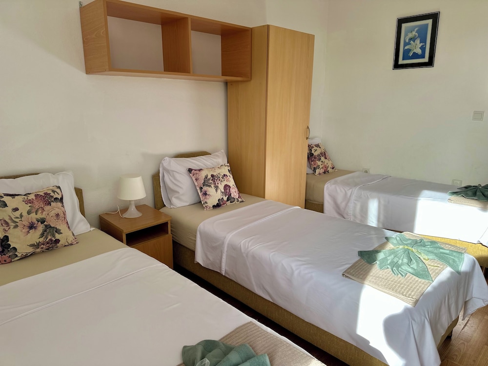 Classic Triple Room, Balcony, City View
