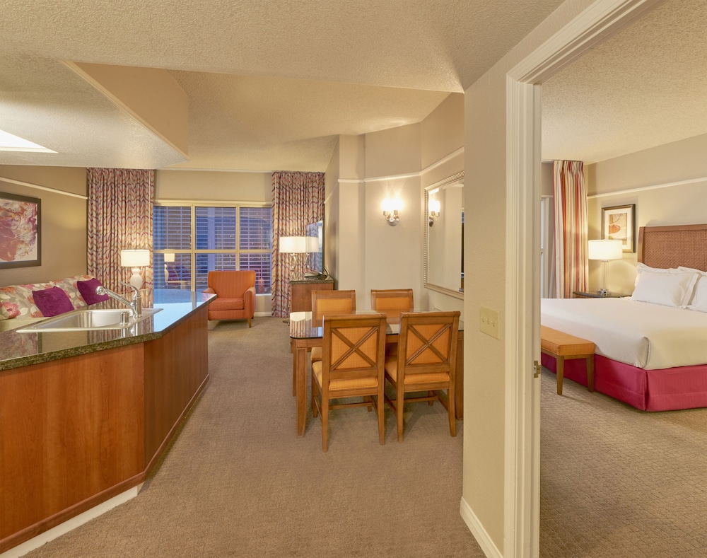 Suite, Multiple Beds, Kitchen - Photo 5