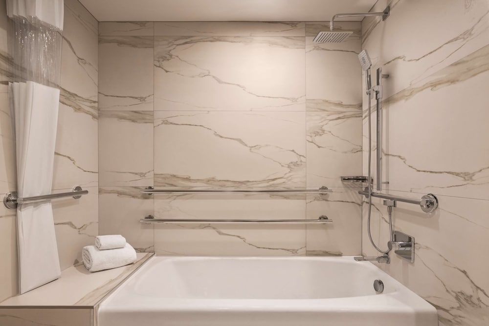 Room, 2 Double Beds, Accessible, Bathtub
